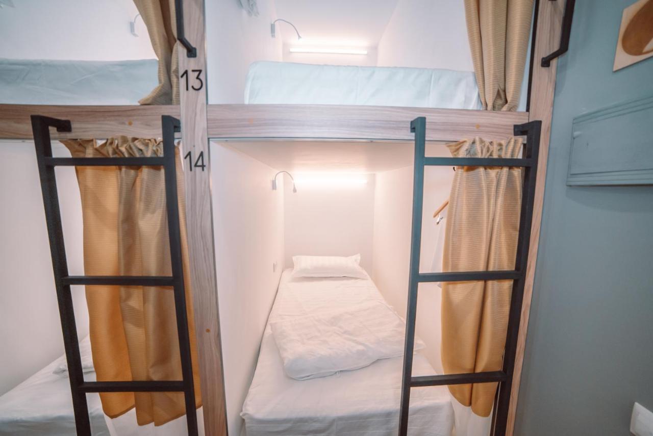 Tomiris Lady'S Capsul Hostel Only For Women Алматы Экстерьер фото